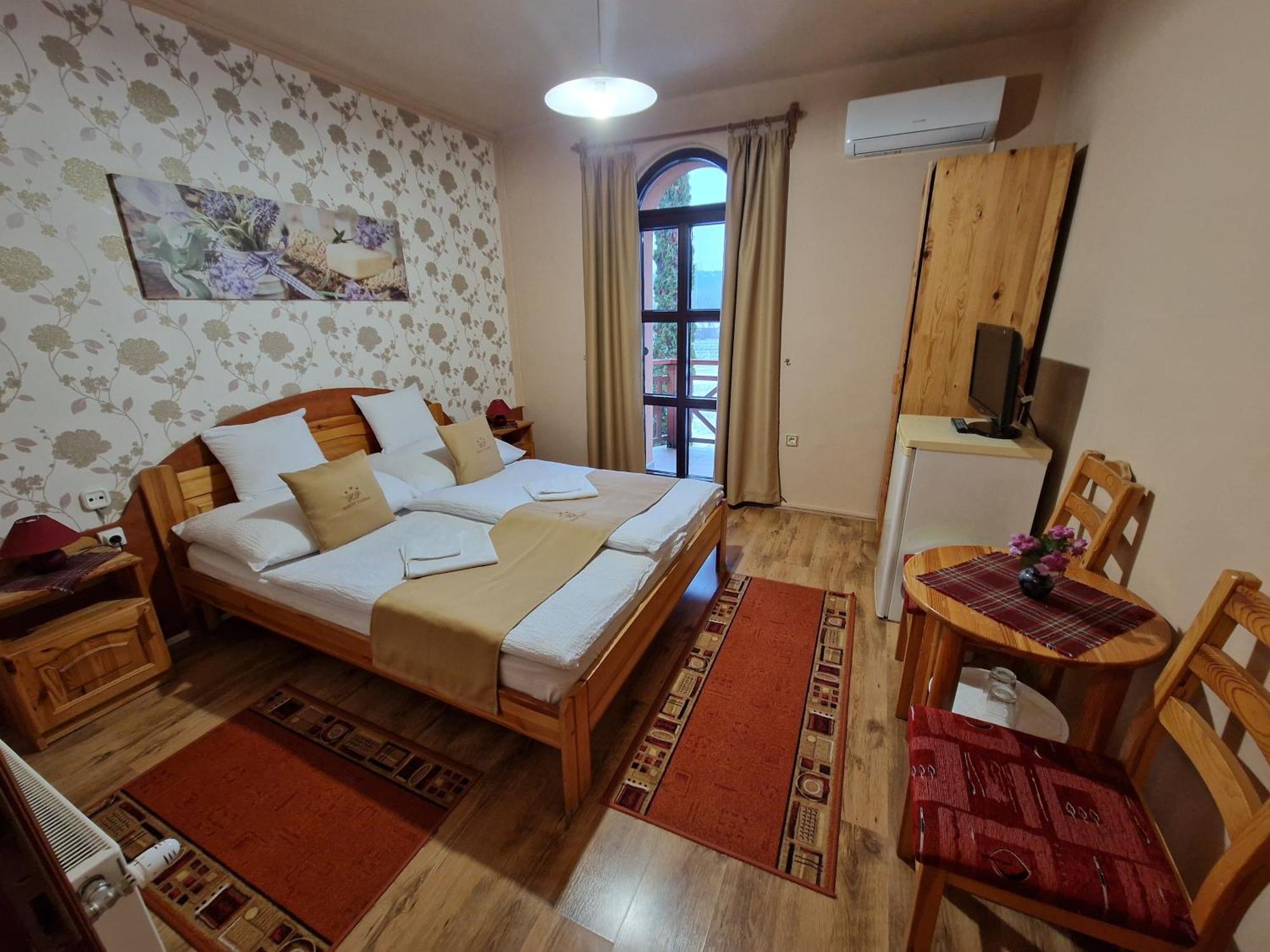 Hegyi Panzio Hotel Szilvasvarad Exterior photo