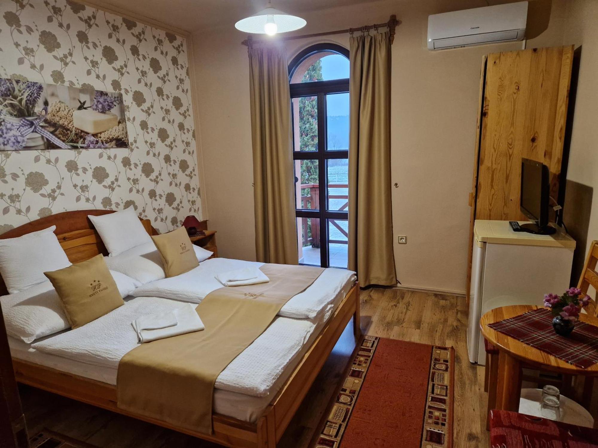 Hegyi Panzio Hotel Szilvasvarad Exterior photo